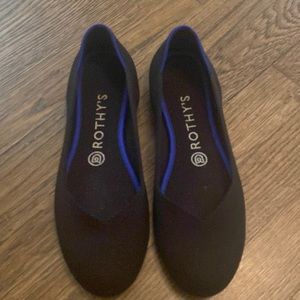 Size 7.5 authentic Rothy’s black flats